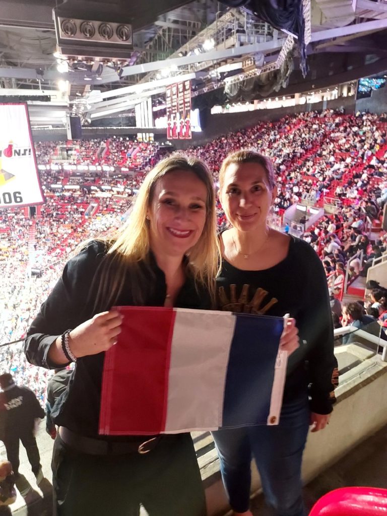 7 février 2024 avec Rebecca Bourgin Vice-Consul Miami - the French Heritage Night at Kaseya Center when the Miami HEAT hosts the San Antonio Spurs avec Victor Wembanyama